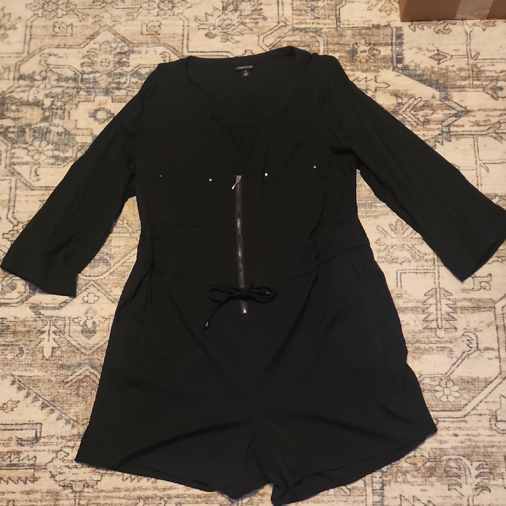 Torrid Size 1 (14-16) Black Women's Long-Sleeve Zip Front Romper..like New